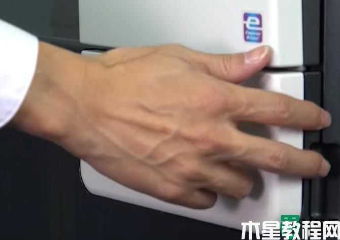 柯尼卡美能達(dá)打印機(jī)如何換墨盒_柯尼卡美能達(dá)打印機(jī)更換墨盒步驟