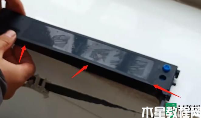 oki打印機(jī)如何換色帶_oki打印機(jī)更換色帶方法圖解