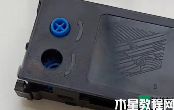oki打印機(jī)如何換色帶_oki打印機(jī)更換色帶方法圖解