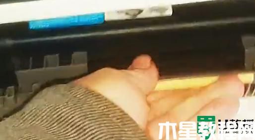 富士施樂打印機怎么換墨粉_富士施樂打印機加粉圖解