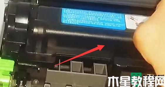 富士施樂打印機怎么換墨粉_富士施樂打印機加粉圖解