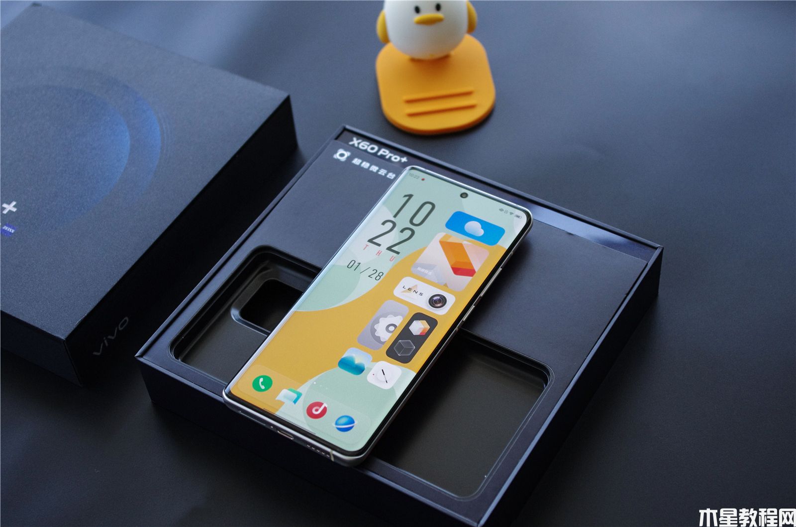 蔡司雙主攝！vivo X60 Pro+評測：藍(lán)廠壓軸超大杯