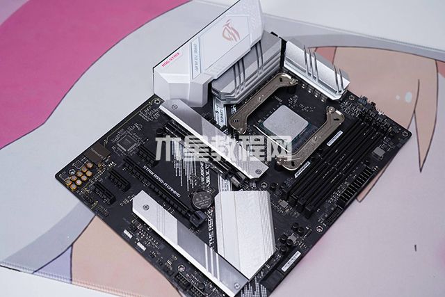 粉萌可愛(ài)的狐妖小紅娘，猛男粉主題定制裝機(jī)