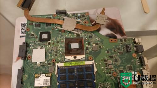筆記本電腦換硅脂教程_怎么給筆記本電腦換硅脂