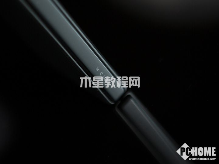 OPPO Find N2懸停模式體驗(yàn)：自帶支架堪稱追劇達(dá)人(圖2)