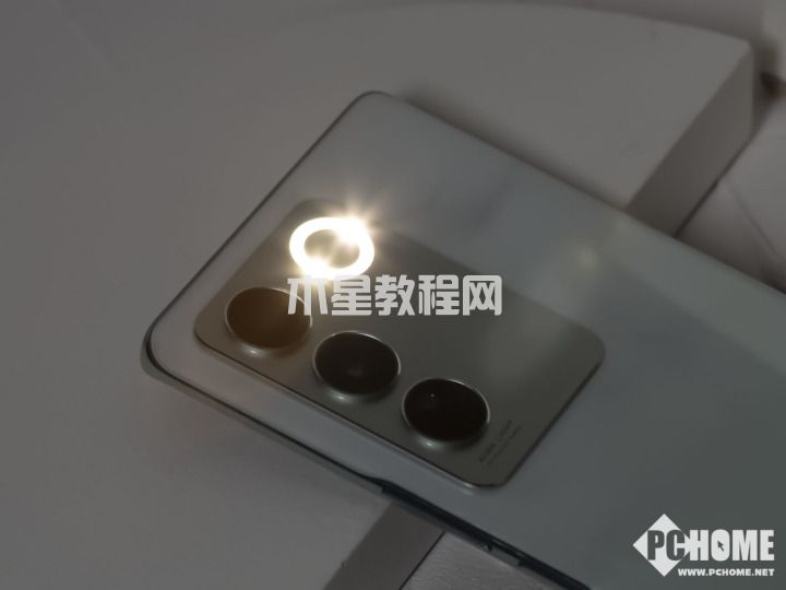 vivo S16系列原彩柔光環(huán)解讀 補(bǔ)齊光學(xué)層面短板(圖2)