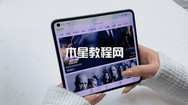 OPPO Find N2懸停模式體驗(yàn)：自帶支架堪稱追劇達(dá)人(圖9)