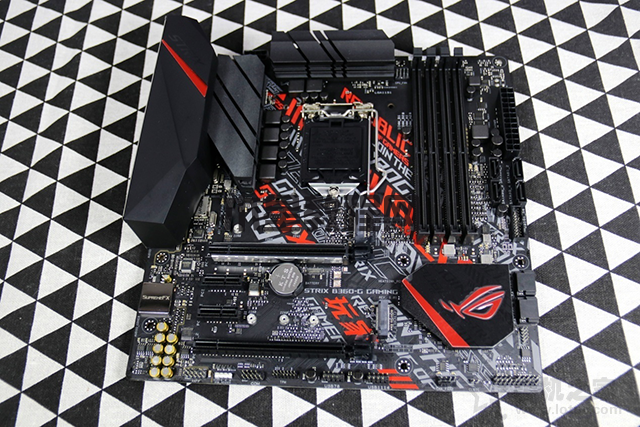 八代/九代i5配RTX2070帶的動(dòng)嗎？YOGO M2桌面鋼炮裝機(jī)實(shí)測(cè)