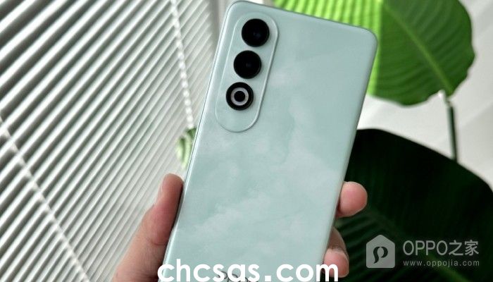 OPPO K12怎么查詢(xún)真?zhèn)危? /> 
</p>
<h3>
	OPPO K12如何查詢(xún)真?zhèn)危?</h3>
<p>
	1、打開(kāi)瀏覽器，在搜索欄輸入“工信部 電信設(shè)備進(jìn)網(wǎng)許可”，找到并進(jìn)入工信部電信設(shè)備進(jìn)網(wǎng)許可網(wǎng)站
</p>
<p>
	2、點(diǎn)擊網(wǎng)站上的網(wǎng)上服務(wù)/進(jìn)網(wǎng)服務(wù) ，選擇真?zhèn)尾樵?xún)。
</p>
<p>
	3、進(jìn)入標(biāo)志選擇頁(yè)面，點(diǎn)擊選擇標(biāo)志類(lèi)型（手機(jī)進(jìn)網(wǎng)許可辦標(biāo)志一般都在后蓋上）。
</p>
<p>
	4、按提示輸入進(jìn)網(wǎng)許可標(biāo)志上的信息，點(diǎn)擊“驗(yàn)證”查看結(jié)果。
</p>
<p align=
